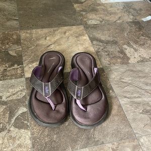 Women’s Nike comfort footbed sandals size 7